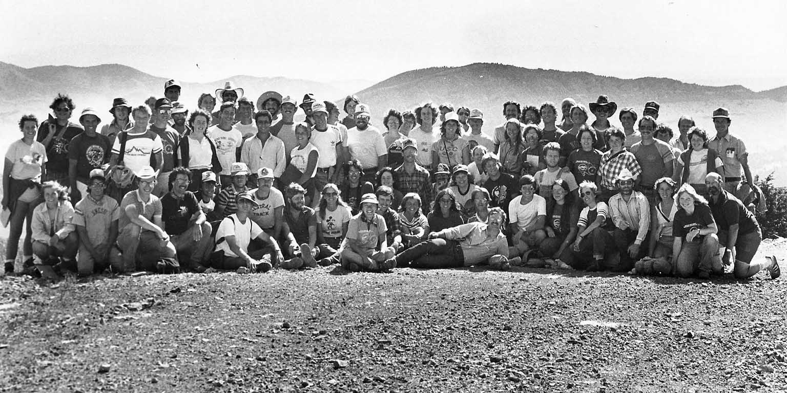 Group photo of course g429 of 1983