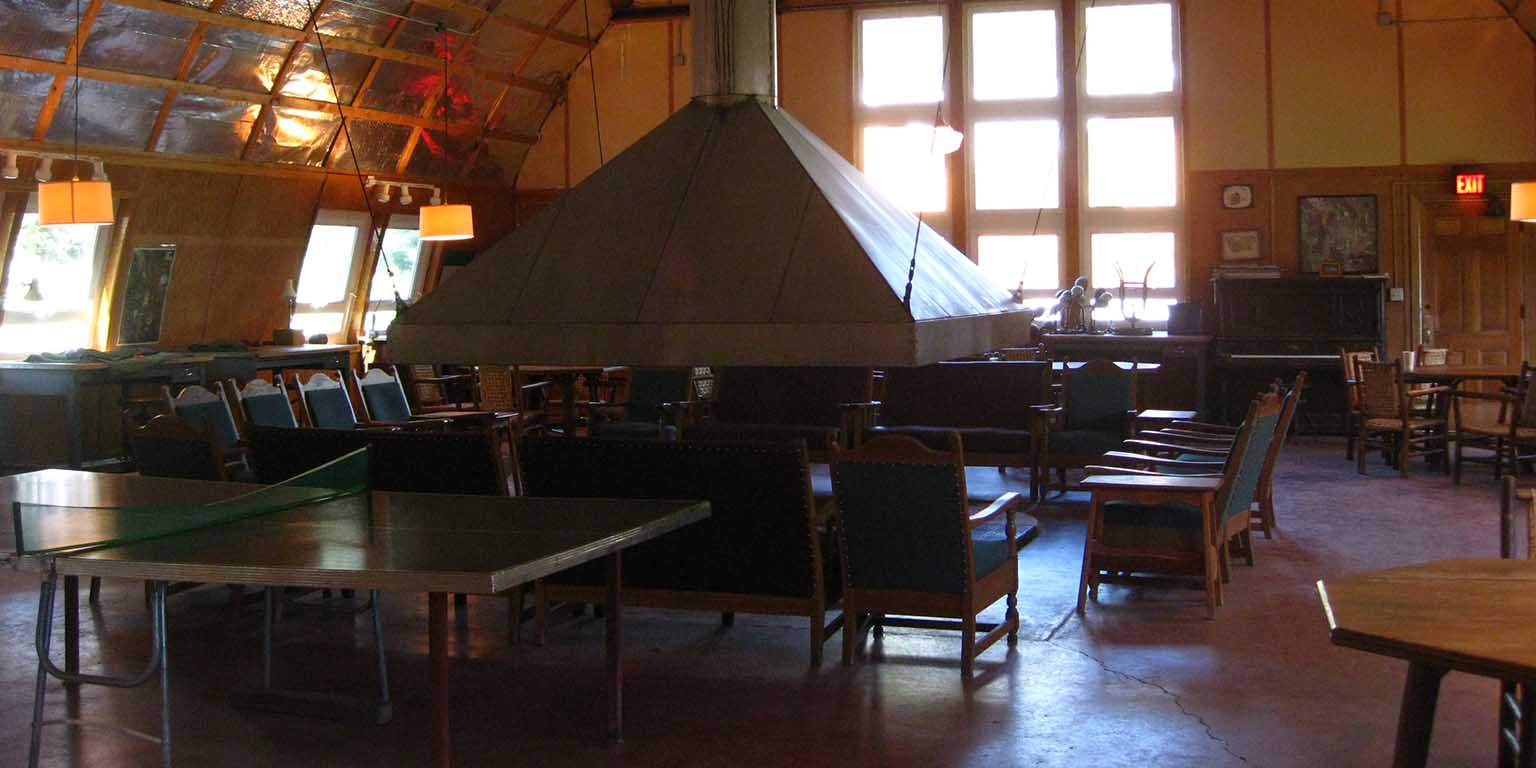 lodge with table tennis and large heater duct
